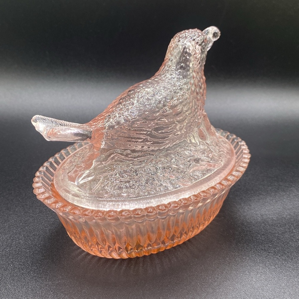 BOYD GLASS ROBIN ON NEST with BERRY LIGHT ROSE - Picture 6 of 13